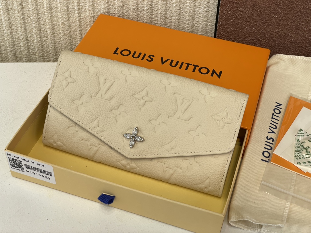  Louis Vuitton  LV Ski Wallet Collection Beige Metal