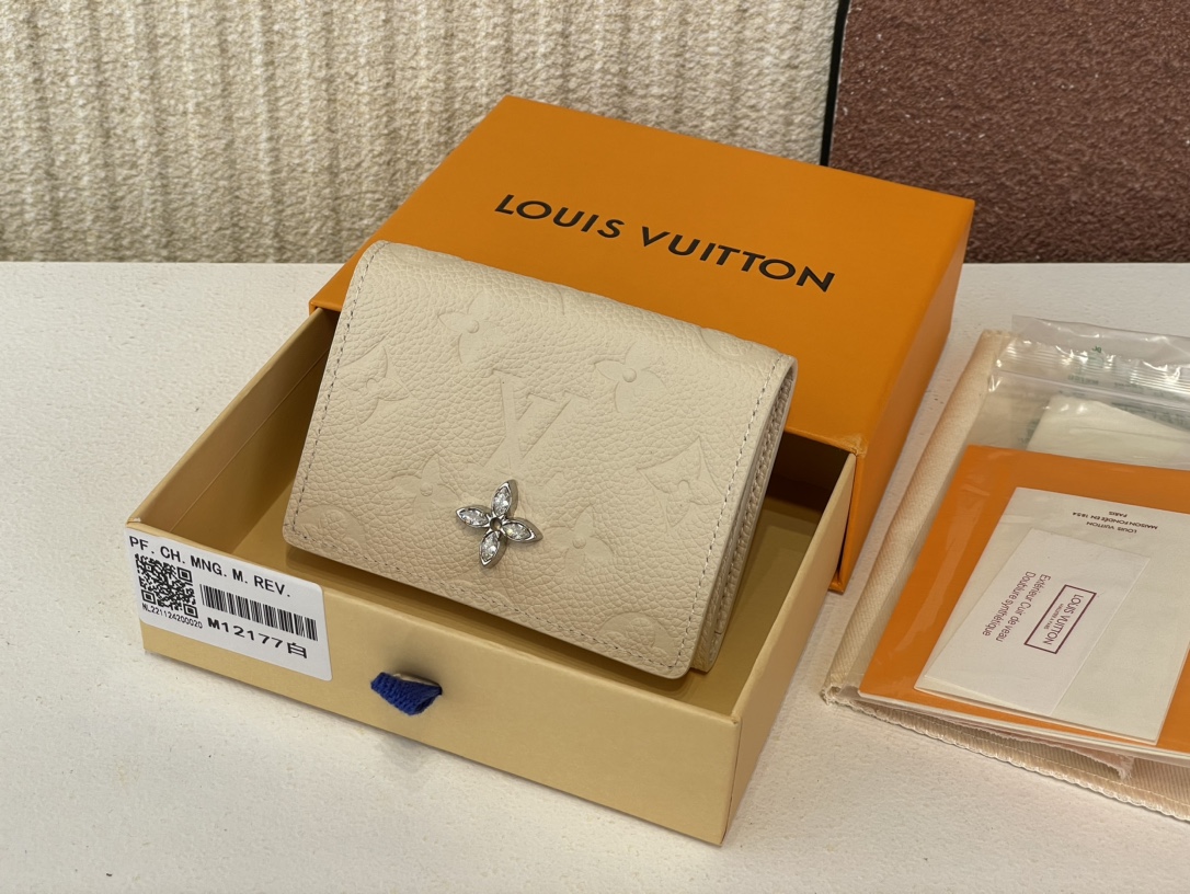  Louis Vuitton  LV Ski Wallet Collection Beige Metal