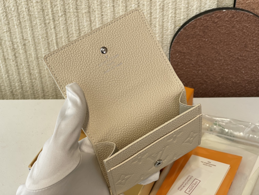  Louis Vuitton  LV Ski Wallet Collection Beige Metal