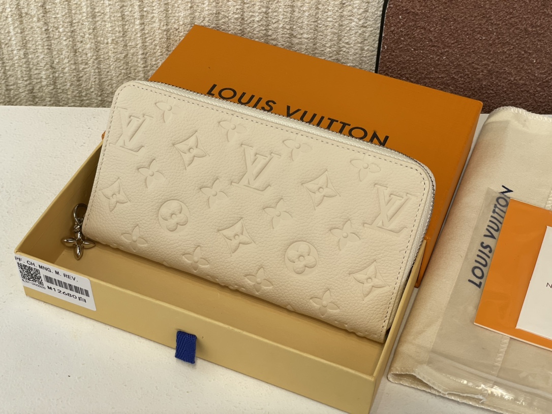  Louis Vuitton  LV Ski Wallet Collection Beige Metal