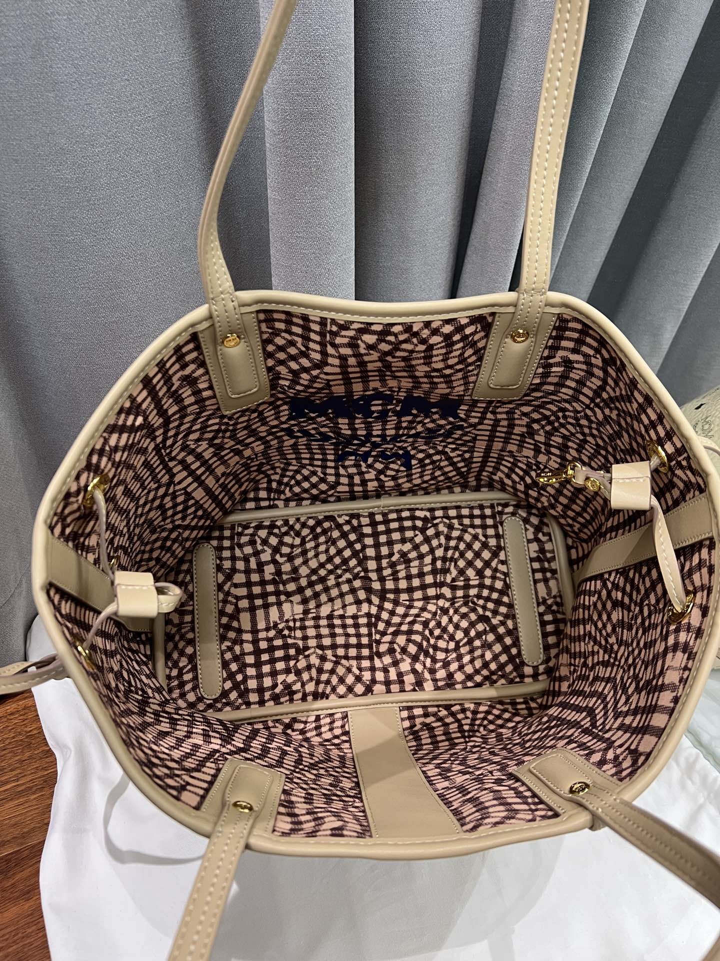  MCM Medium Reversible Liz Shopper in Visetos Beige