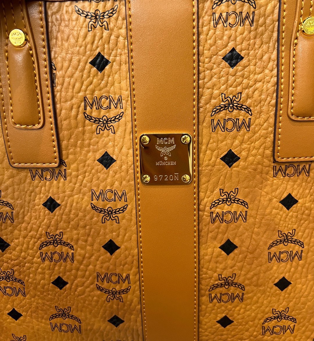  MCM Medium Reversible Liz Shopper in Visetos Cognac