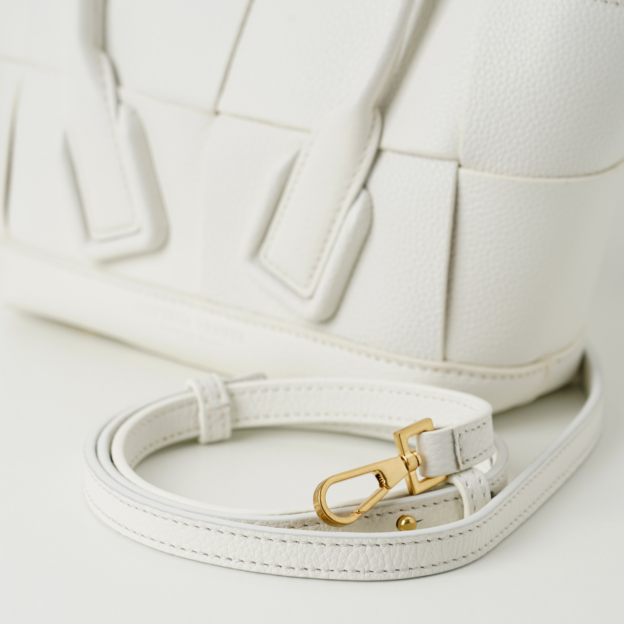 2021 Latest Bottega Veneta White Mini Intrecciato Arco Tote Ntrecciato-Woven Grained Goatskin