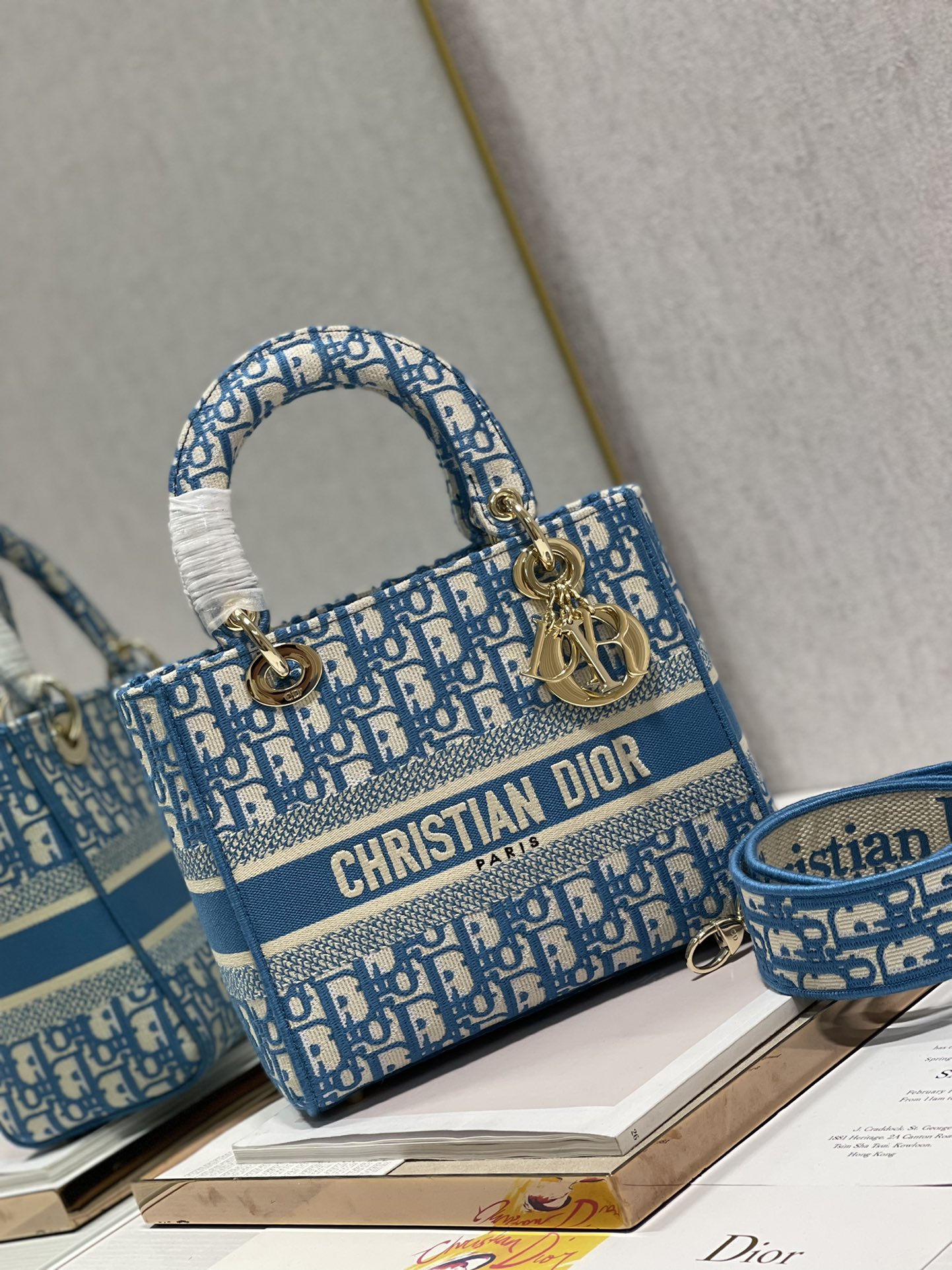 2021 Limited Edition Replica Dior 24cm Medium Lady D-Lite Oblique Embroidery Bag For Sale Blue