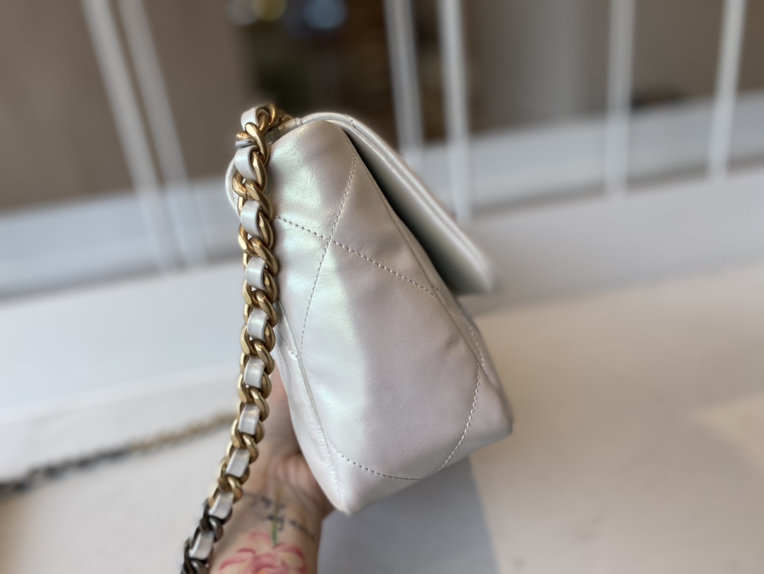 2021 Top Sale Chanel 19 Flap Bag 26cm Goatskin in Pearl Replica