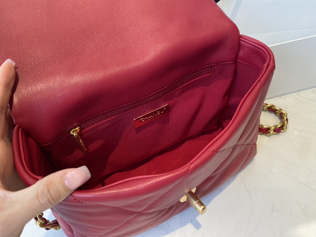 2021 Top Sale Chanel 19 Flap Bag 26cm Goatskin in Red Replica