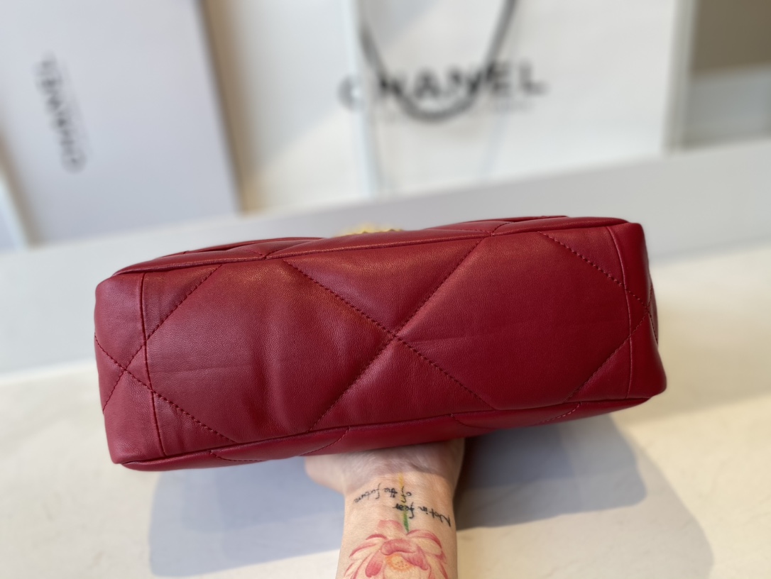 2021 Top Sale Chanel 19 Flap Bag 26cm Goatskin in Red Replica