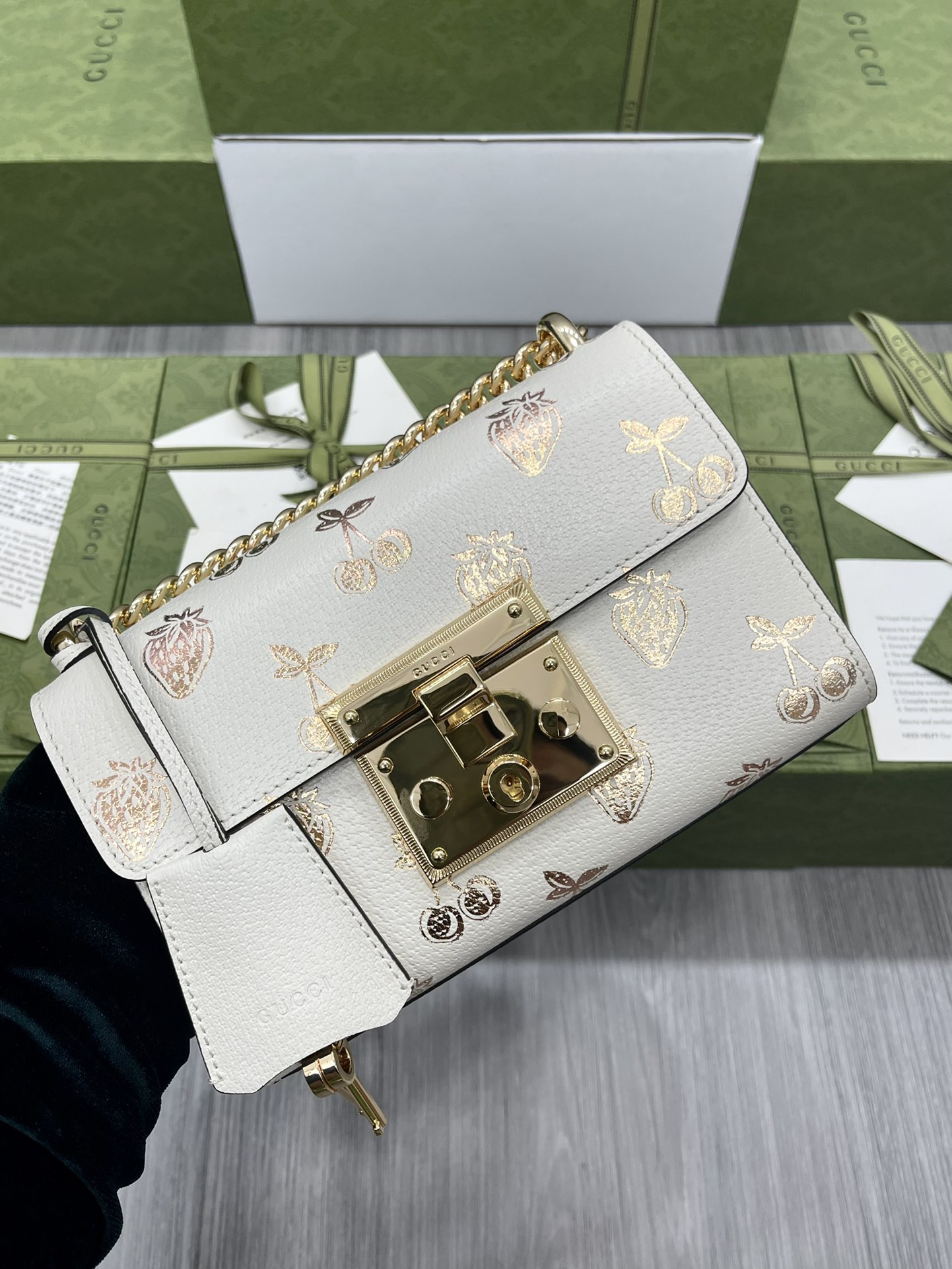 2022 New Gucci Padlock Small Berry Shoulder Bag GG Supreme Canvas 409487 White Leather