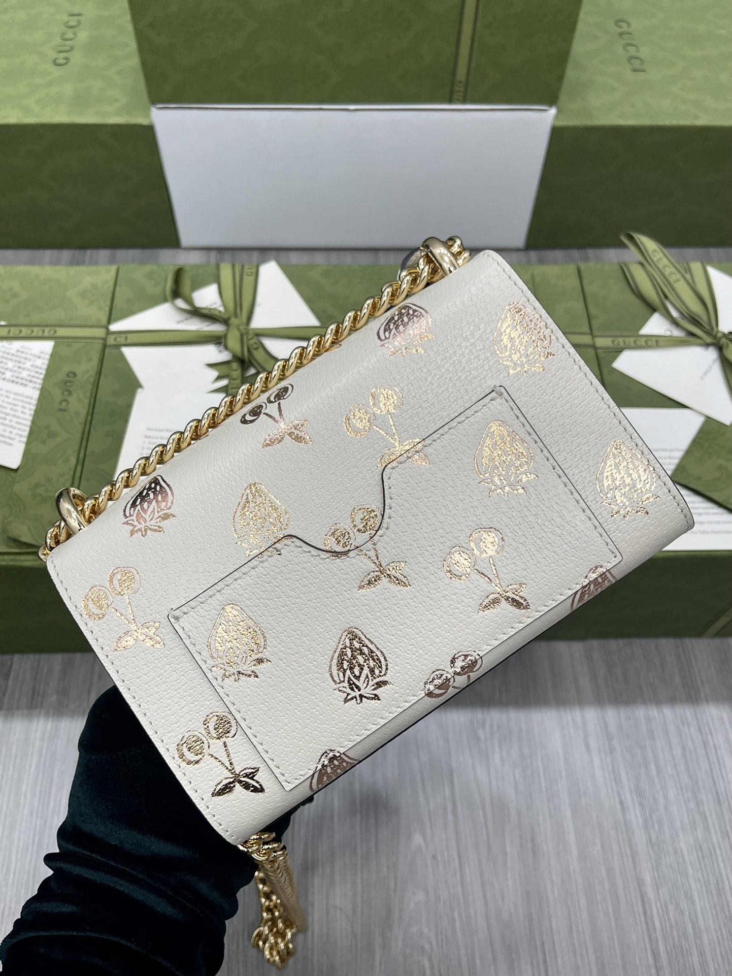 2022 New Gucci Padlock Small Berry Shoulder Bag GG Supreme Canvas 409487 White Leather