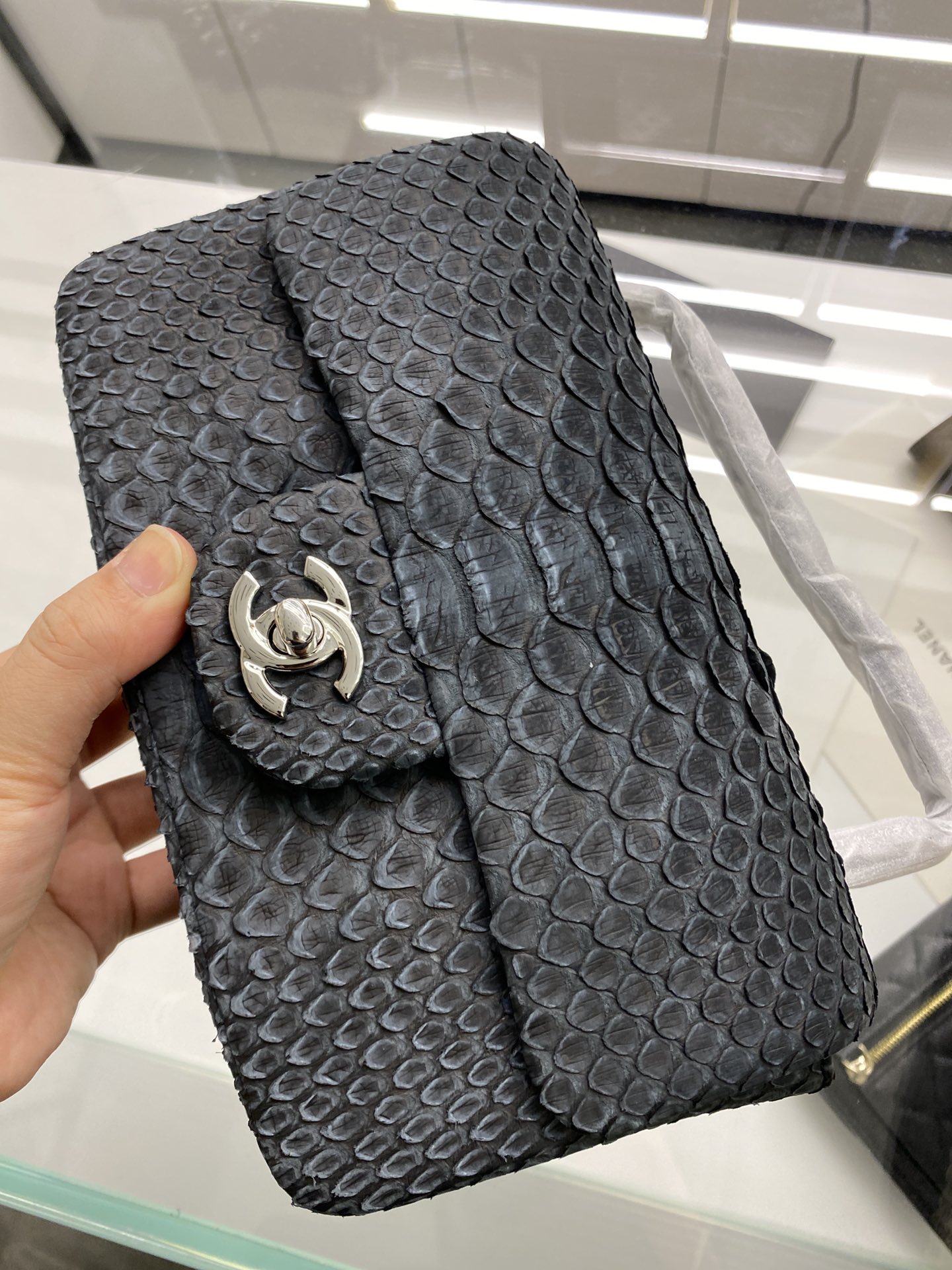 2022 New Python Chanel Classics Falp Shoulder Bag 20cm and 25cm-011