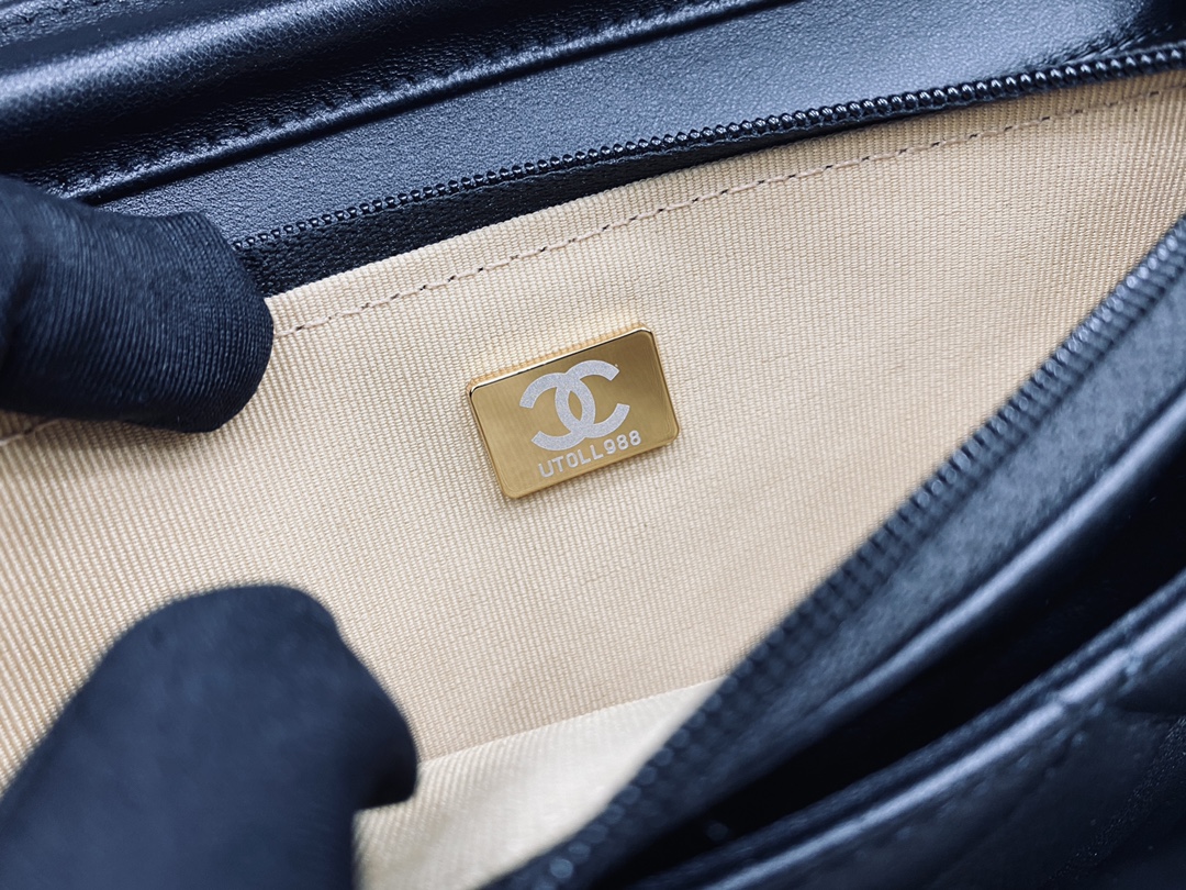 2022 New Replica Chanel Wallet on Chain Lambskin Glass Pearls Imitation Pearls Strass Gold Silver Ruthenium Finish Metal Black AP2508