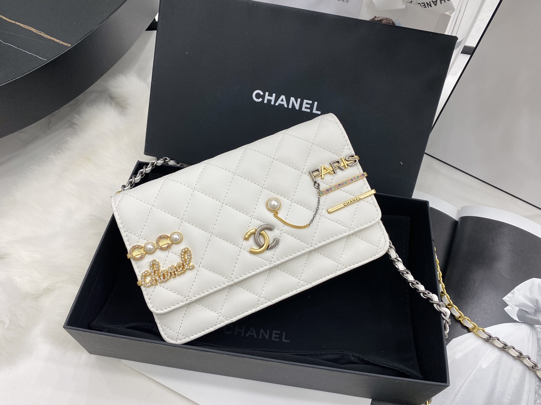 2022 New Replica Chanel Wallet on Chain Lambskin Glass Pearls Imitation Pearls Strass Gold Silver Ruthenium Finish Metal White AP2508
