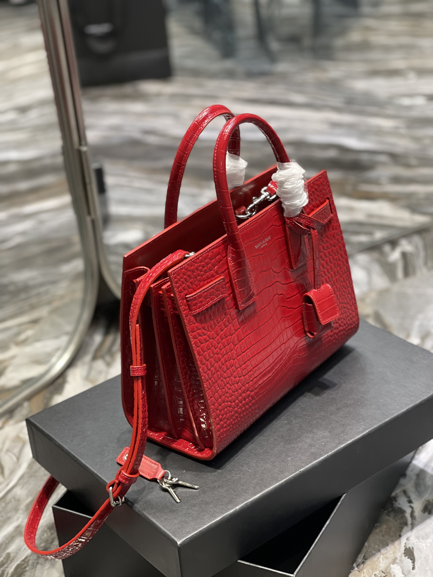 2022 New Saint Laurent 26cm Classics Sac de jour Nano in Embossed Crocodile Shiny Leather Red Price Online Replica 