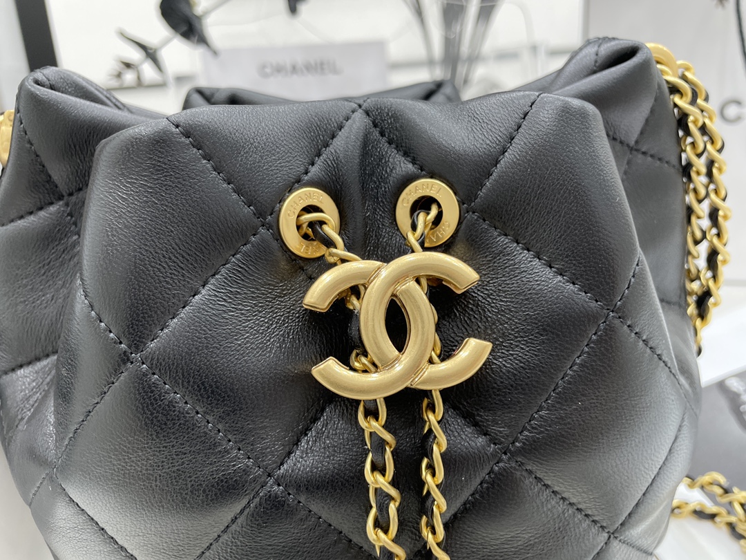 2022 New Style Chanel Bucket Bag Lambskin Imitation Pearls and Gold-Tone Metal Black AS2859 Copy