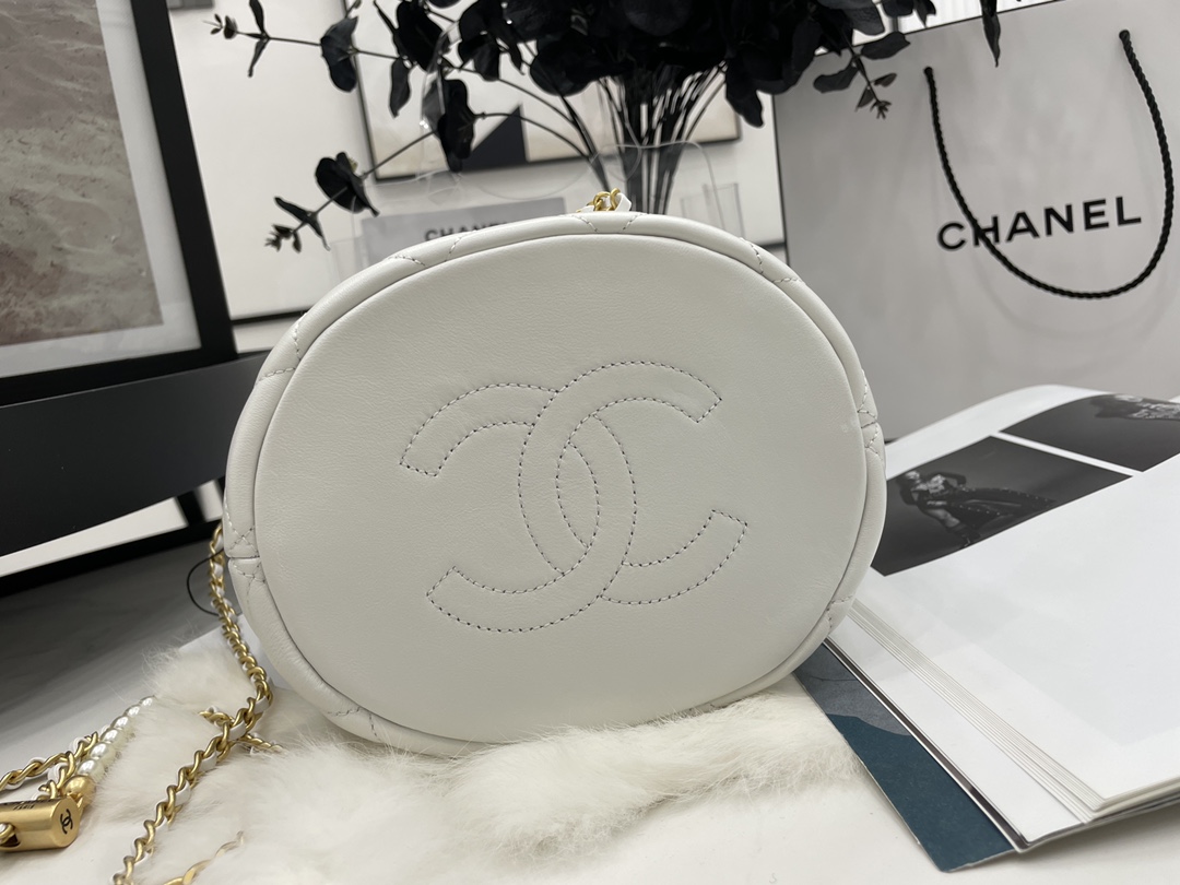 2022 New Style Chanel Bucket Bag Lambskin Imitation Pearls and Gold-Tone Metal White AS2859 Copy