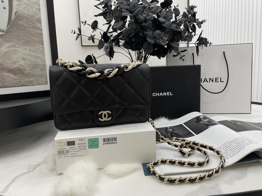 2022 New Style Chanel Wallet On Chain Lambskin Plexi Gold-Tone Metal Black AP2377 For Girls Online 