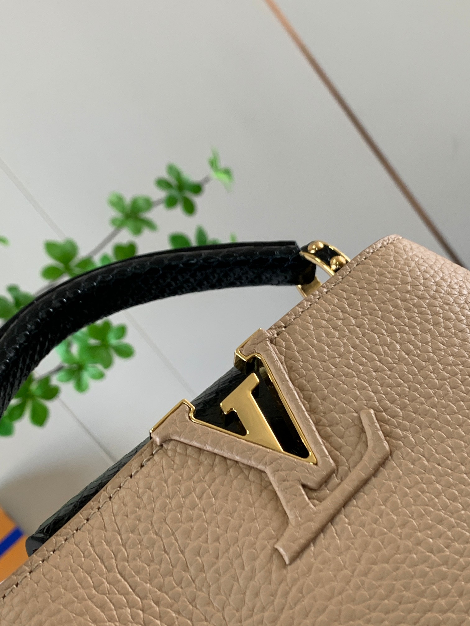 2022 New Style Louis Vuitton Capucines 21cm Beige Taurillon Leather With Python