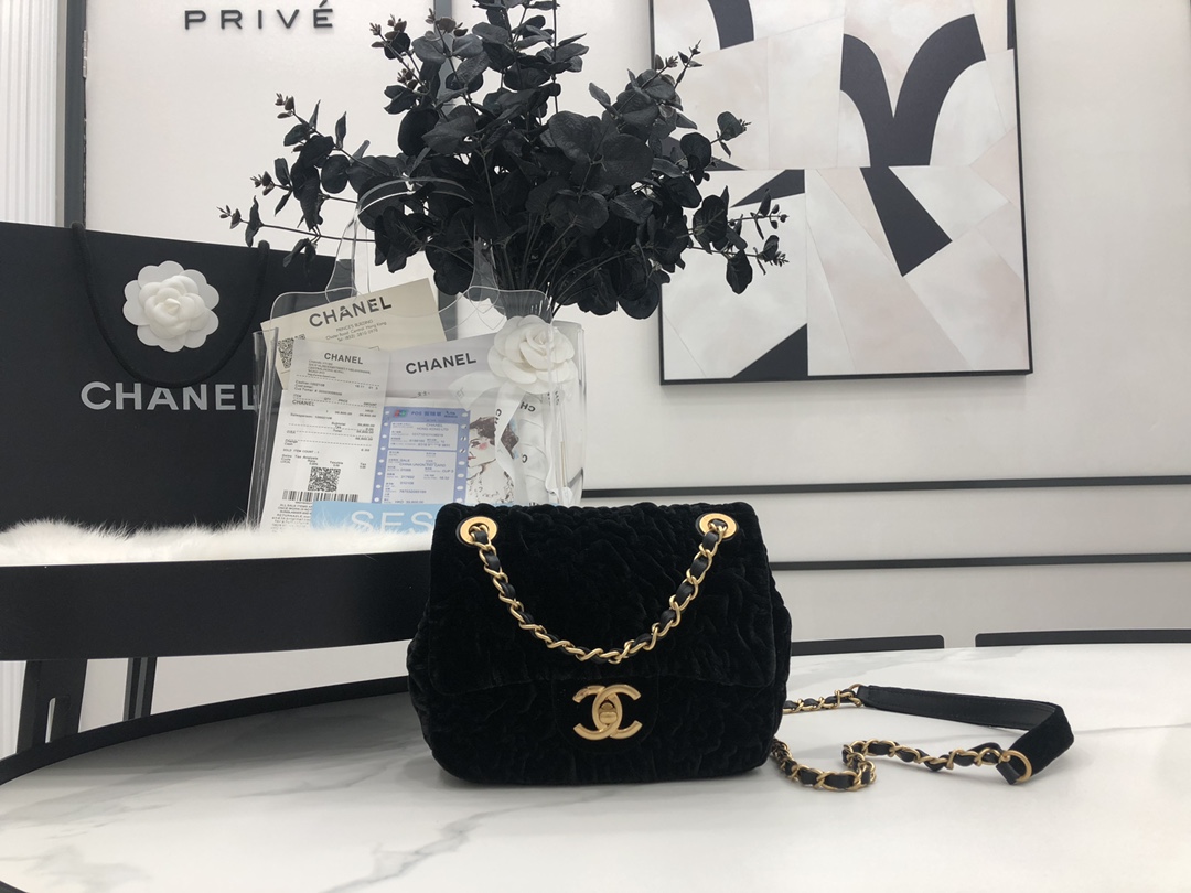 AAA Quality Chanel Mini Flap Bag Black Velvet with Gold Hardware For Girls Online AS2619