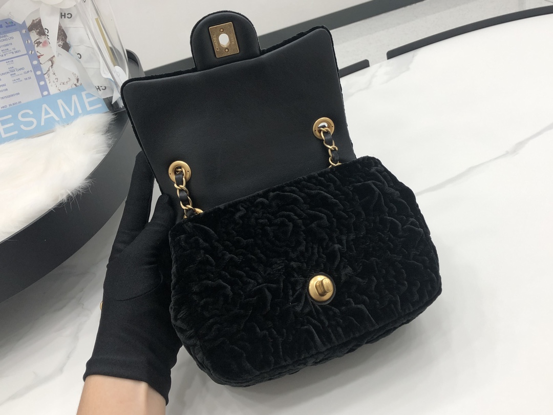 AAA Quality Chanel Mini Flap Bag Black Velvet with Gold Hardware For Girls Online AS2619