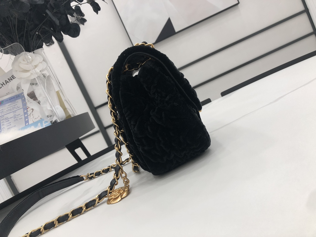 AAA Quality Chanel Mini Flap Bag Black Velvet with Gold Hardware For Girls Online AS2619