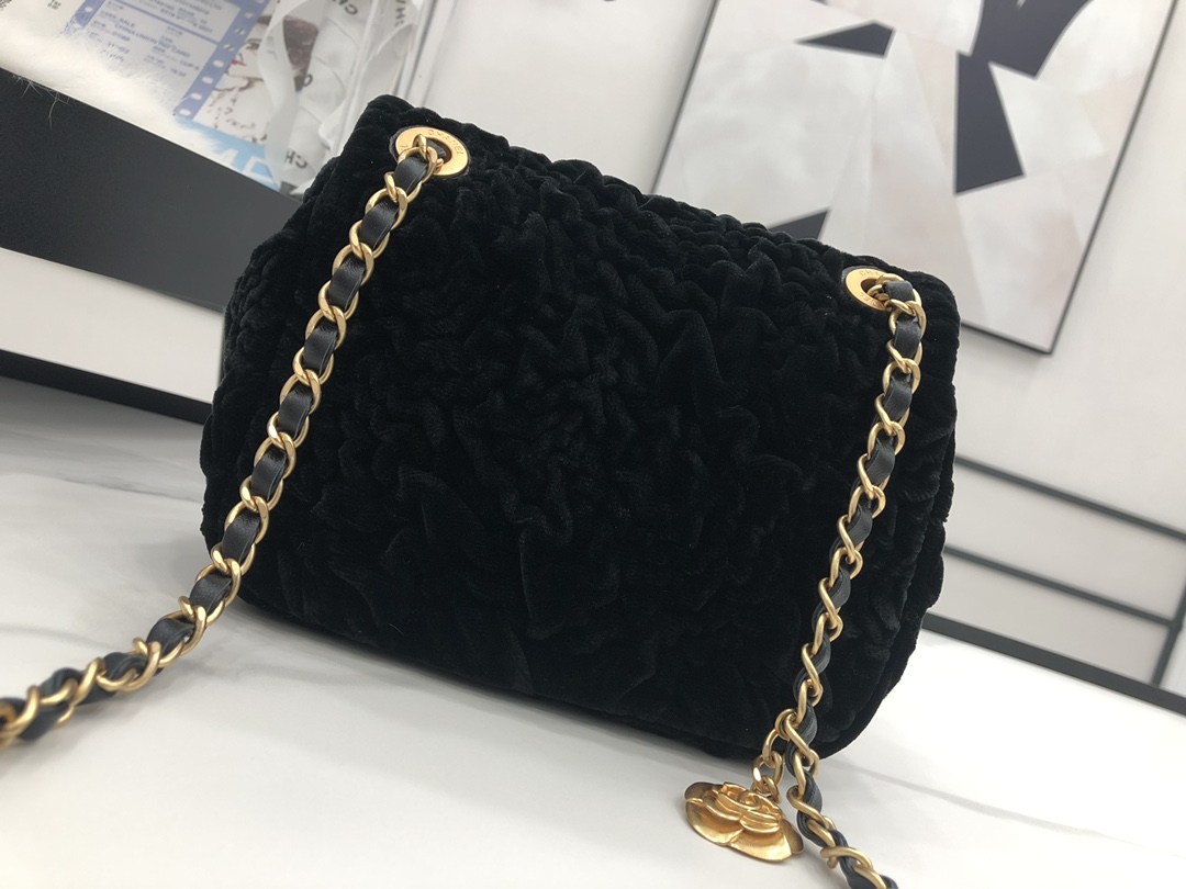 AAA Quality Chanel Mini Flap Bag Black Velvet with Gold Hardware For Girls Online AS2619