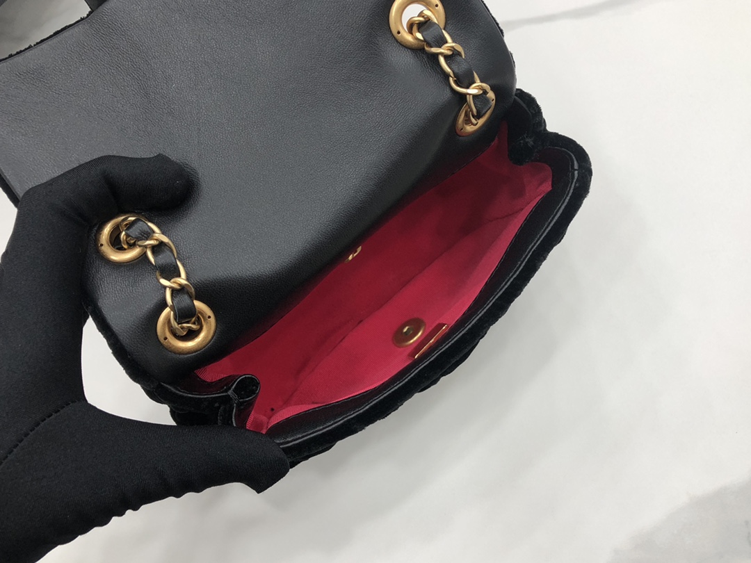 AAA Quality Chanel Mini Flap Bag Black Velvet with Gold Hardware For Girls Online AS2619