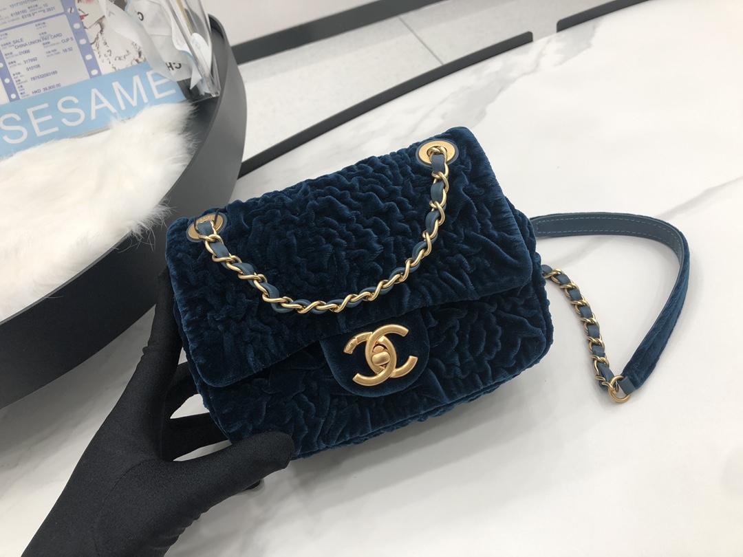 AAA Quality Chanel Mini Flap Bag Blue Velvet with Gold Hardware For Girls Online AS2619