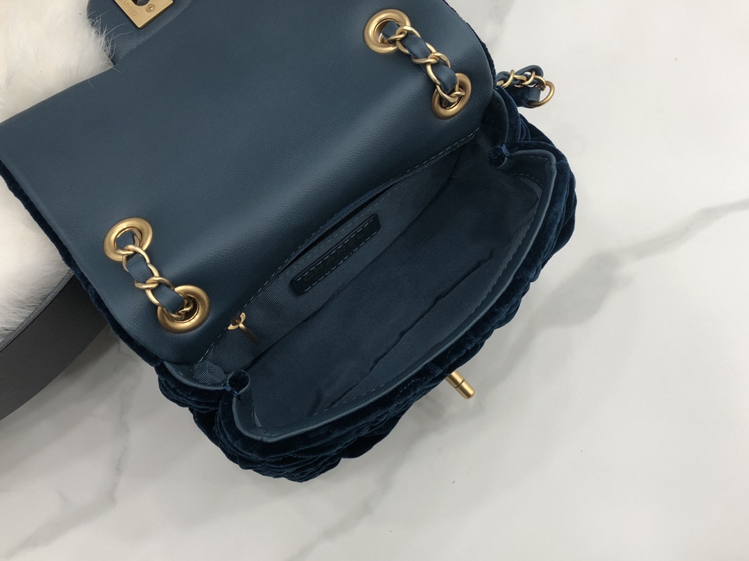 AAA Quality Chanel Mini Flap Bag Blue Velvet with Gold Hardware For Girls Online AS2619