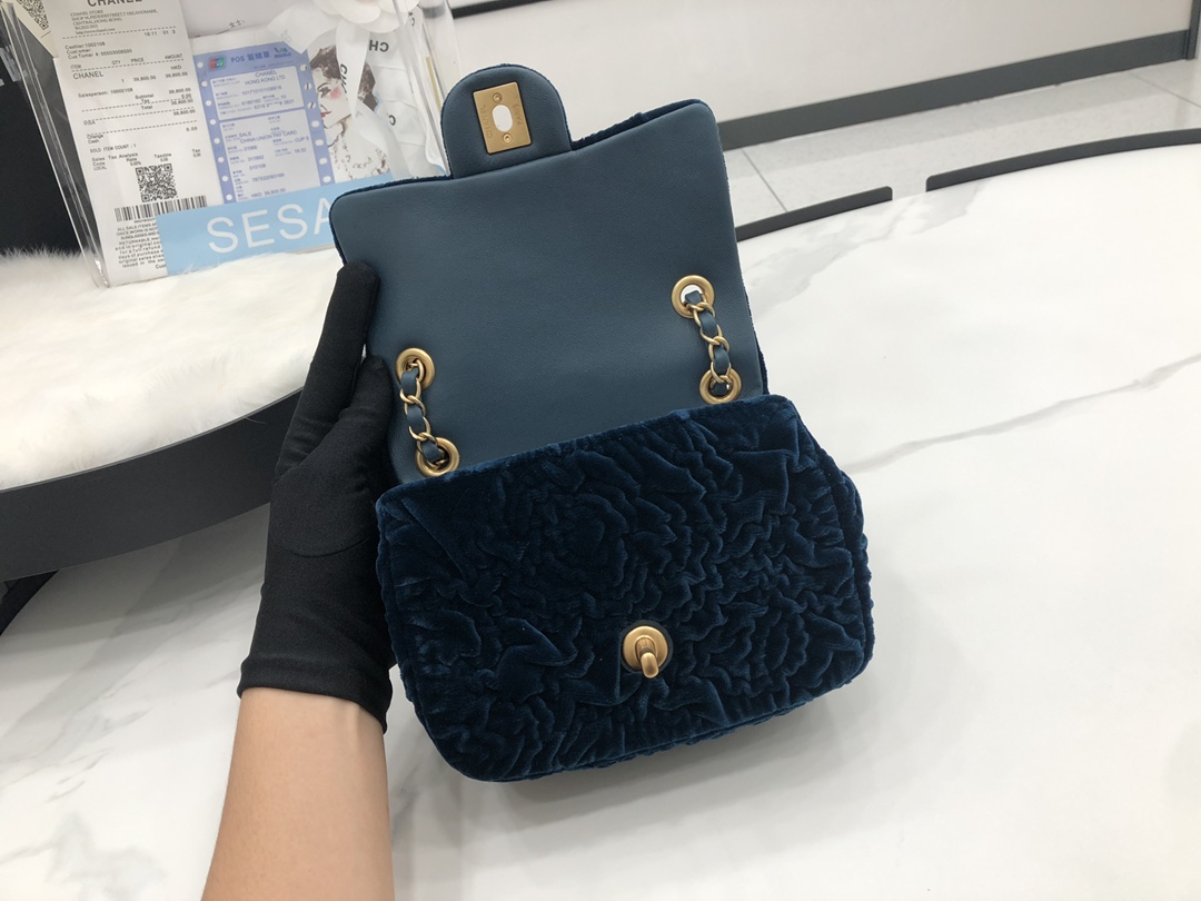 AAA Quality Chanel Mini Flap Bag Blue Velvet with Gold Hardware For Girls Online AS2619