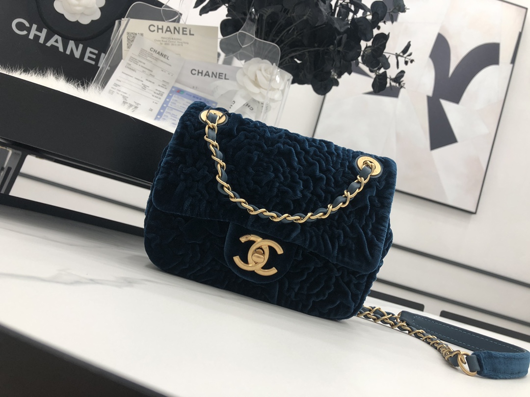 AAA Quality Chanel Mini Flap Bag Blue Velvet with Gold Hardware For Girls Online AS2619