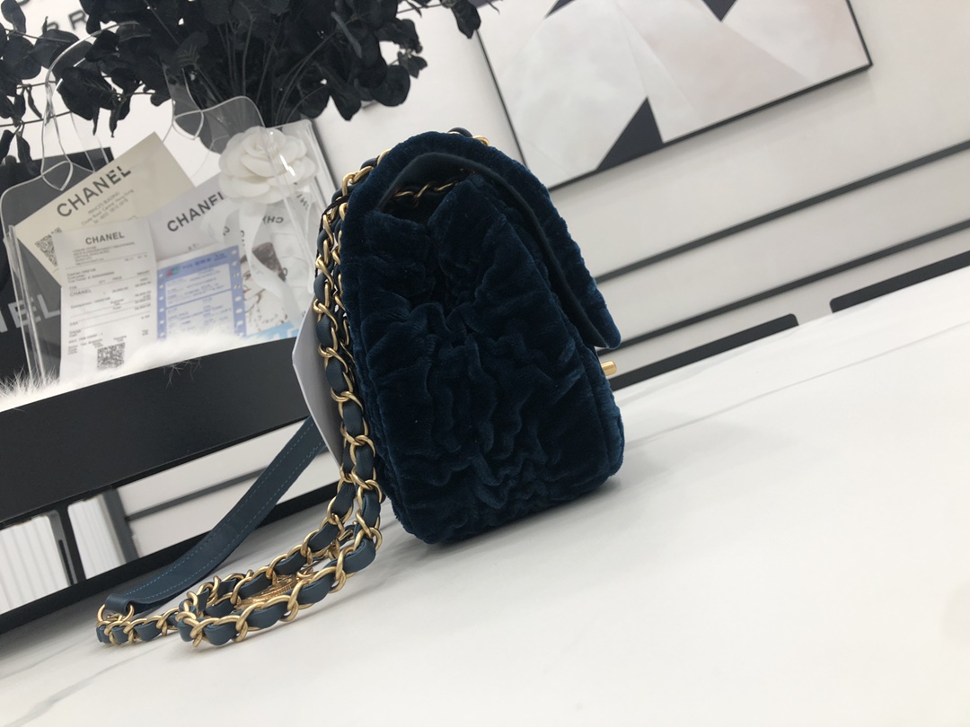 AAA Quality Chanel Mini Flap Bag Blue Velvet with Gold Hardware For Girls Online AS2619