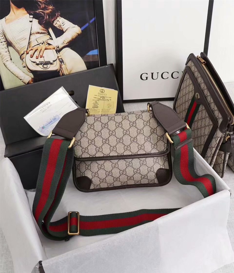 AAA Quality Replica Gucci 501050 GG Supreme Small Women Messenger Bag