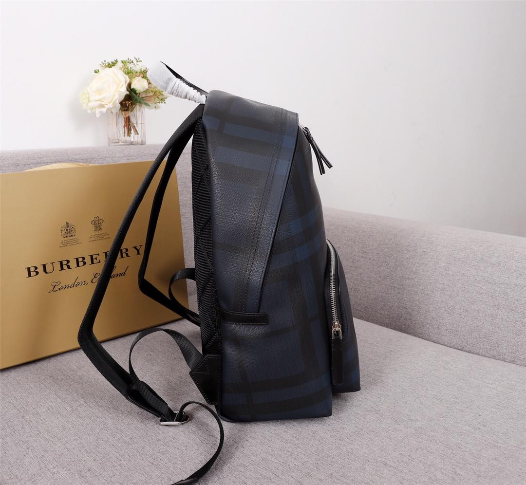 AAA Replica Burberry 40315661 Men Leather Trim London Check Backpack Navy Black