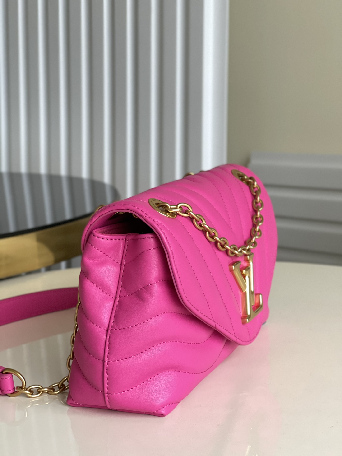 AAA Replica Louis Vuitton M58553 LV New Wave Chain Bag Smooth Cowhide Leather Agathe Pink