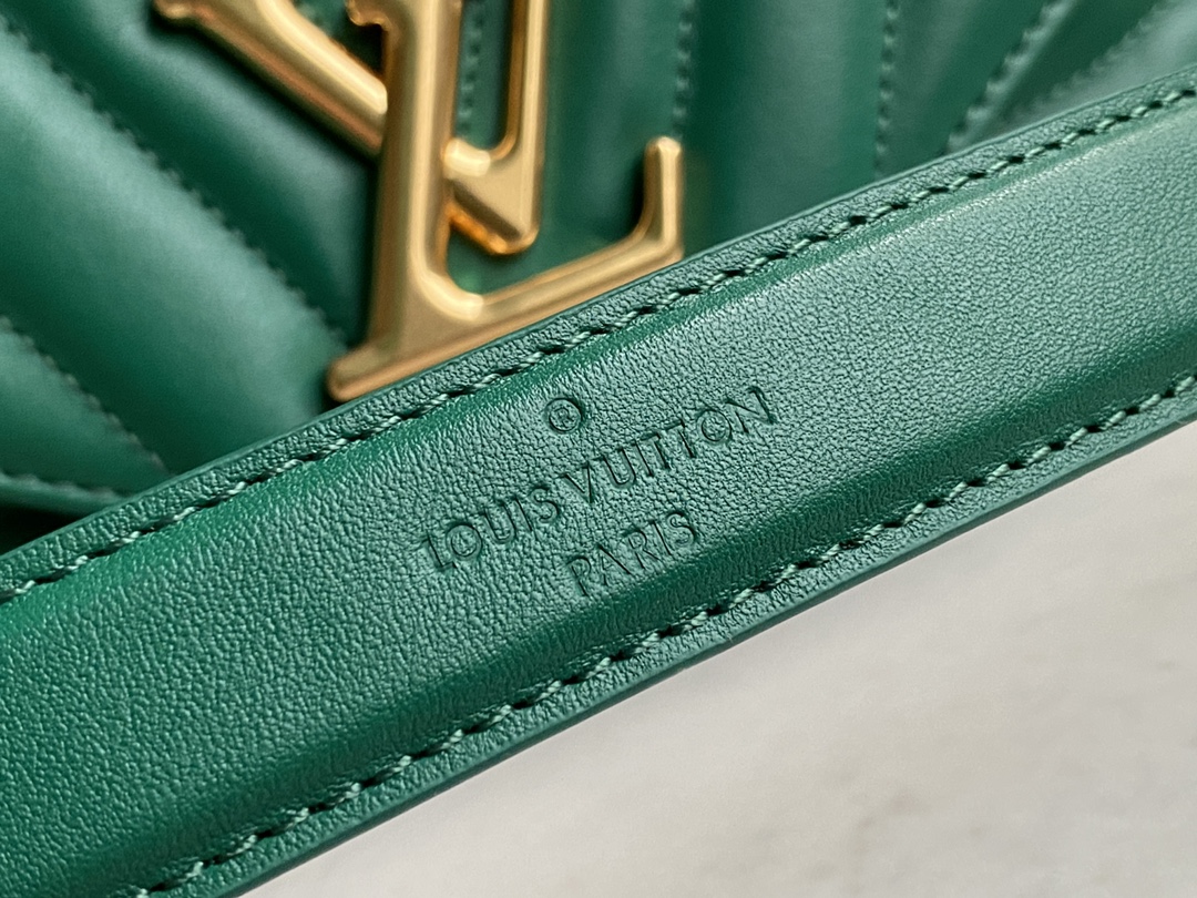 AAA Replica Louis Vuitton M58664 LV New Wave Chain Bag Smooth Cowhide Leather Emerald Green