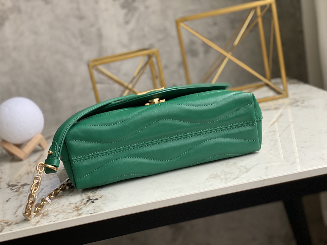 AAA Replica Louis Vuitton M58664 LV New Wave Chain Bag Smooth Cowhide Leather Emerald Green