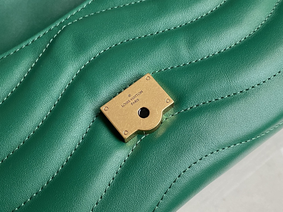 AAA Replica Louis Vuitton M58664 LV New Wave Chain Bag Smooth Cowhide Leather Emerald Green