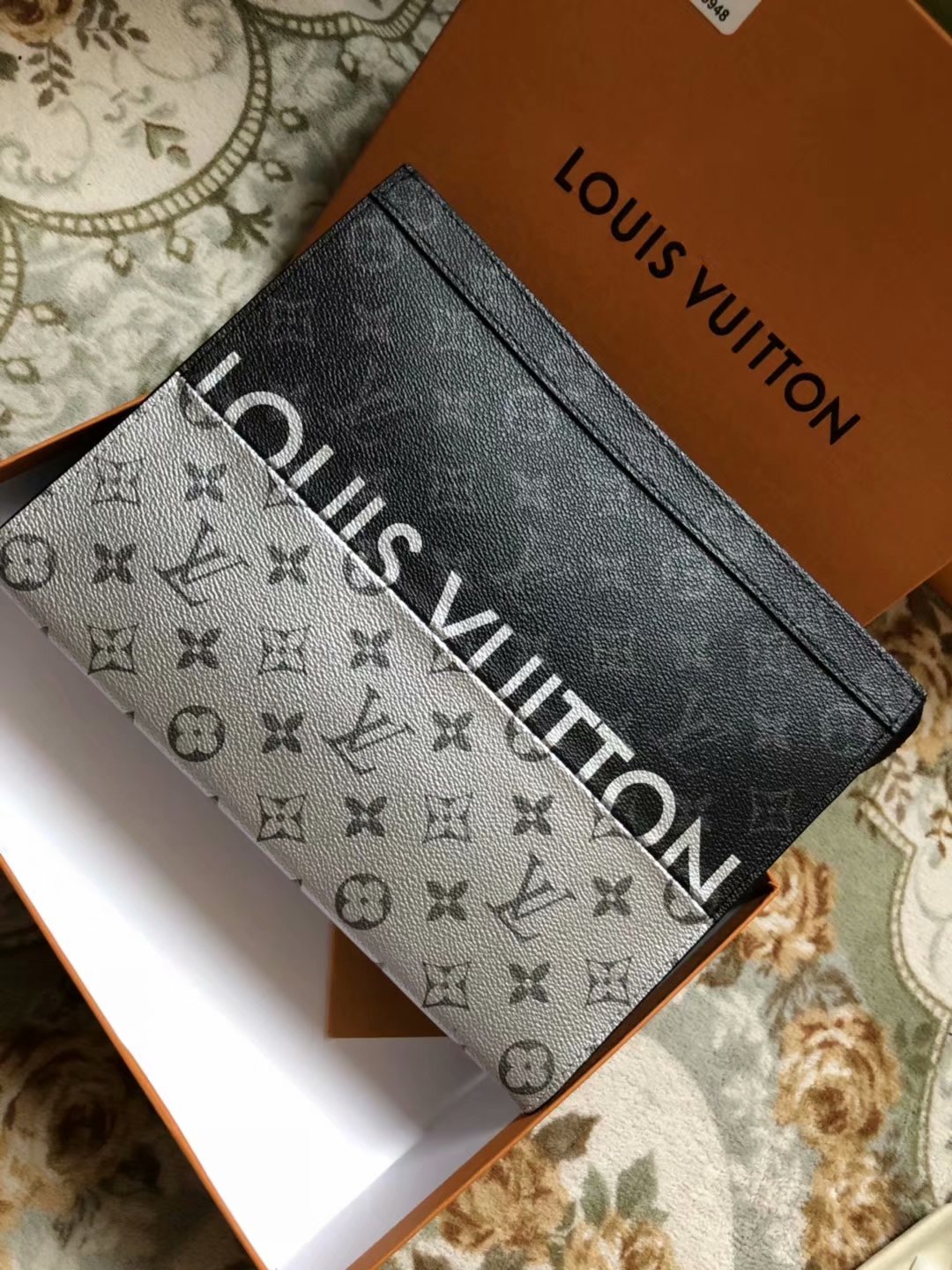 AAA Replica Louis Vuitton M63039 Men Pochette Voyage MM Monogram Other