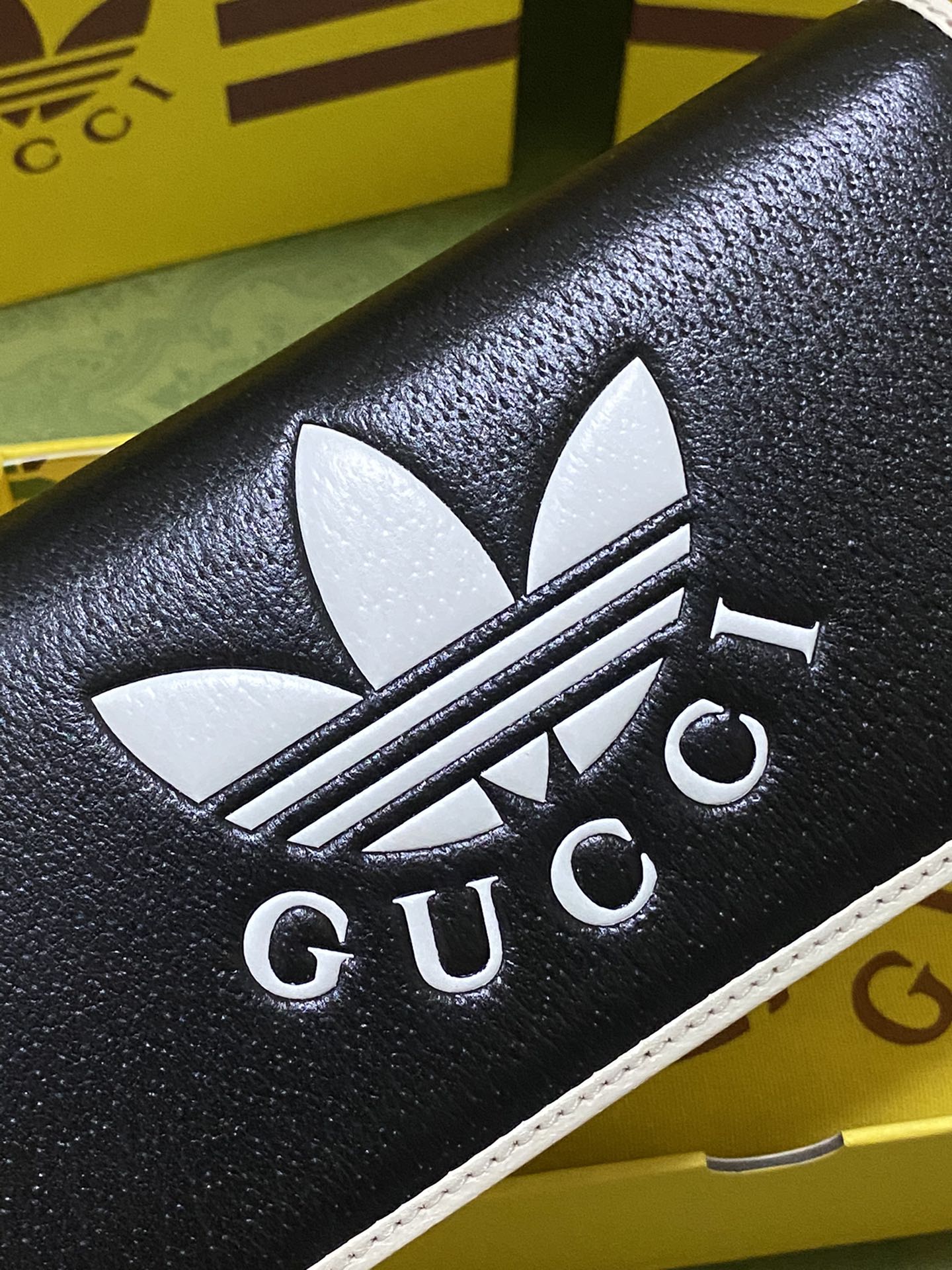 Adidas x Gucci wallet with Chain Black 621892