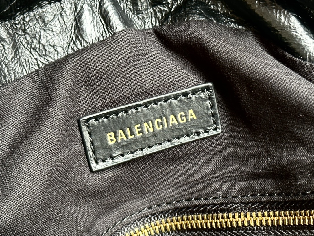 Balenciaga Large Women Crush Tote Bag in Black crushed Calfskin