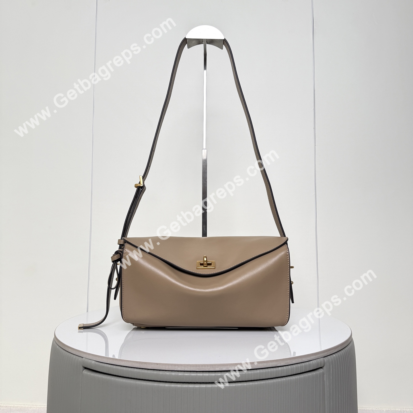 Balenciaga Womens Le 7 Shoulder Bag Medium in Khaki