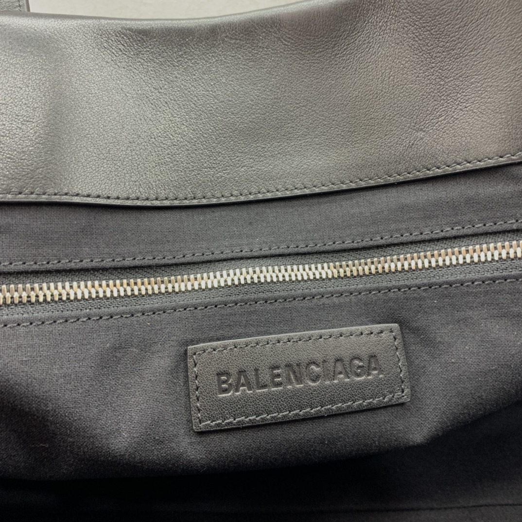 Balenciage Cities Paris Jumbo Large Tote Bag in black cotton canvas and calfskin