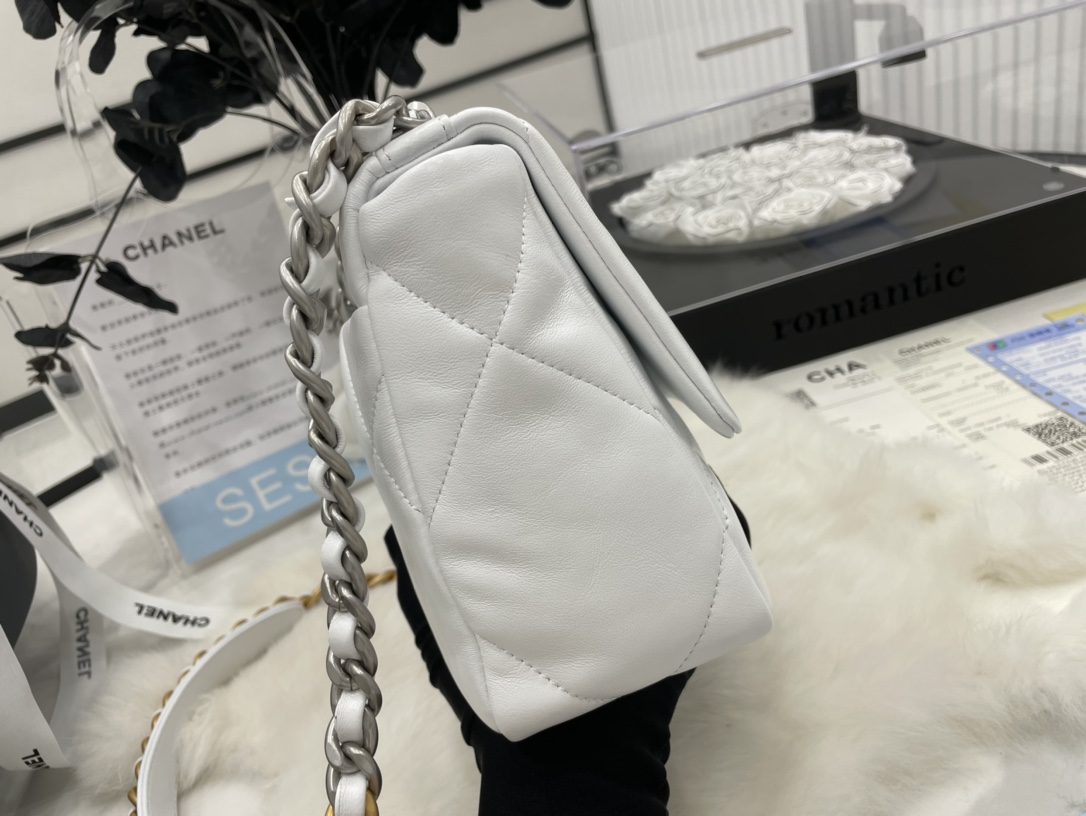 Best Gift Replica Chanel 19 Handbag Lambskin 26cm White