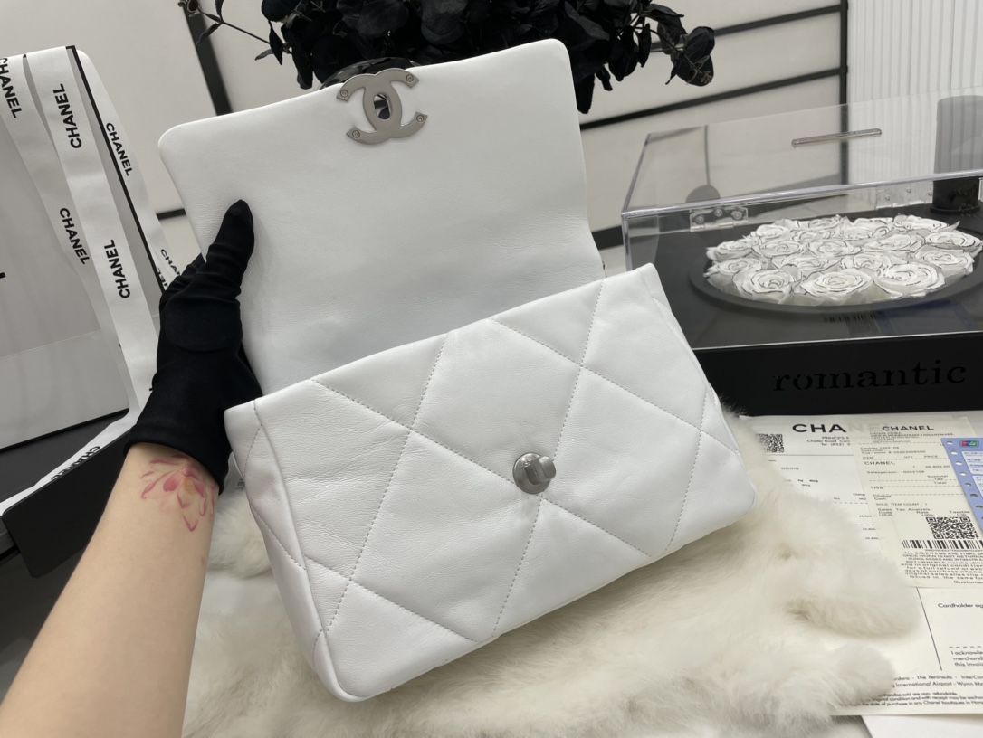 Best Gift Replica Chanel 19 Handbag Lambskin 26cm White