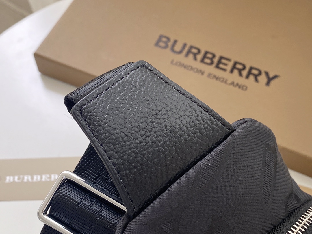 Best Selling Burberry Men Bum Chest Bag Copy Black 005