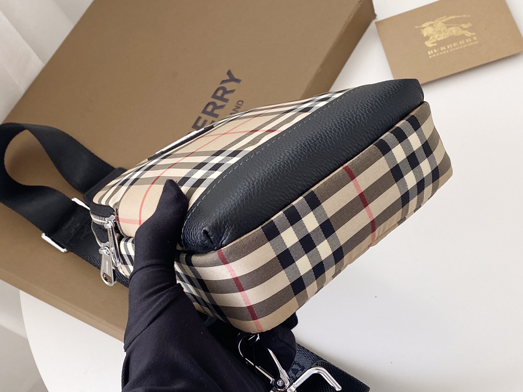 Best Selling Burberry Men Bum Chest Bag Vintage Check Copy 002