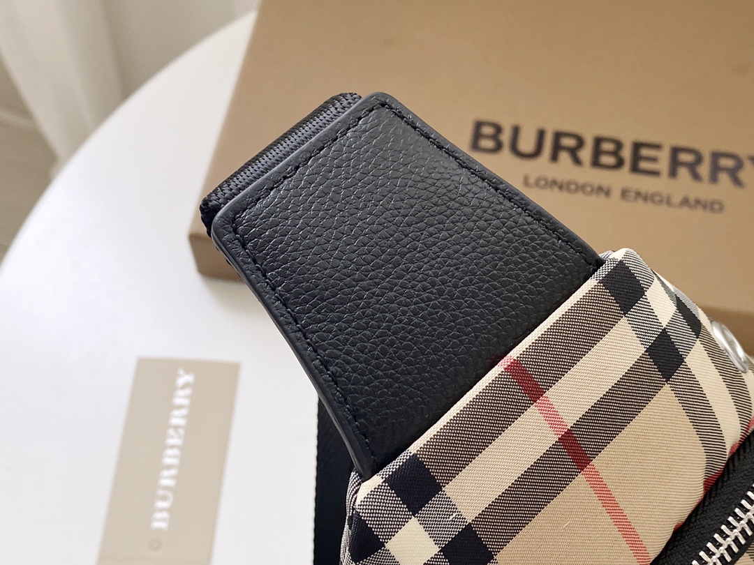 Best Selling Burberry Men Bum Chest Bag Vintage Check Copy 002