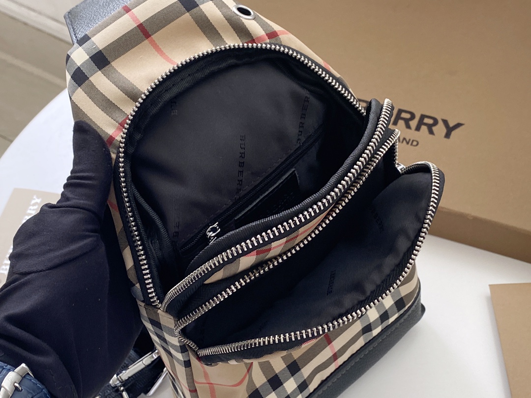 Best Selling Burberry Men Bum Chest Bag Vintage Check Copy 002