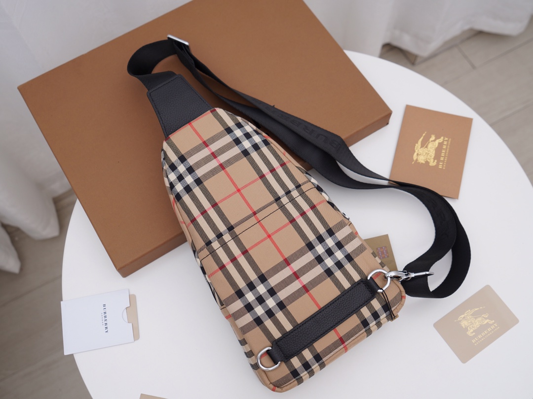 Best Selling Burberry Men Bum Chest Bag Vintage Check Copy 004