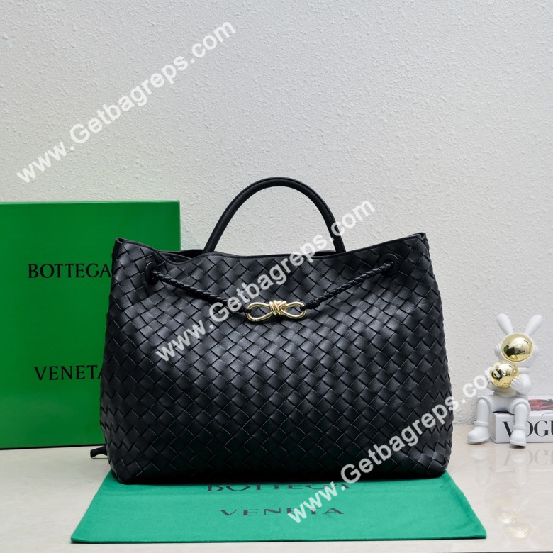 Bottega Veneta  Large Andiamo 45cm Top handle bag in Supple Intrecciato Leather Black